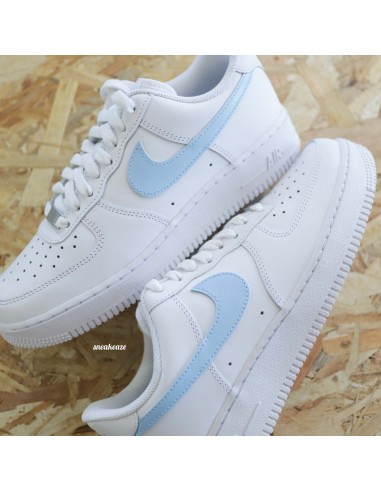 Unc Blue Swoosh - Air Force 1 custom chez Cornerstreet bien 