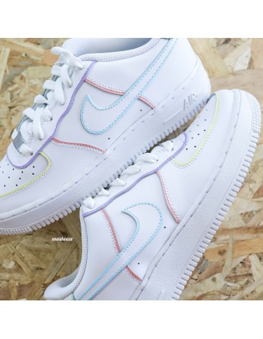 Outline pastel - Air Force 1 custom chez Cornerstreet bien 